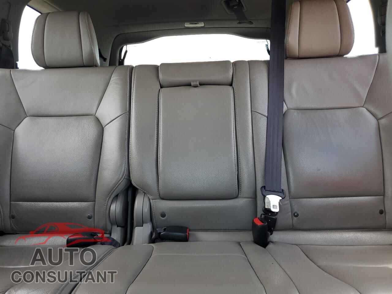HONDA PILOT 2012 - 5FNYF4H69CB012221