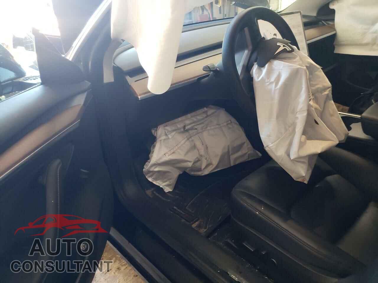 TESLA MODEL 3 2021 - 5YJ3E1EC5MF056515