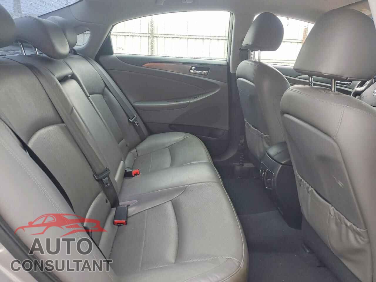 HYUNDAI SONATA 2012 - KMHEC4A47CA054329