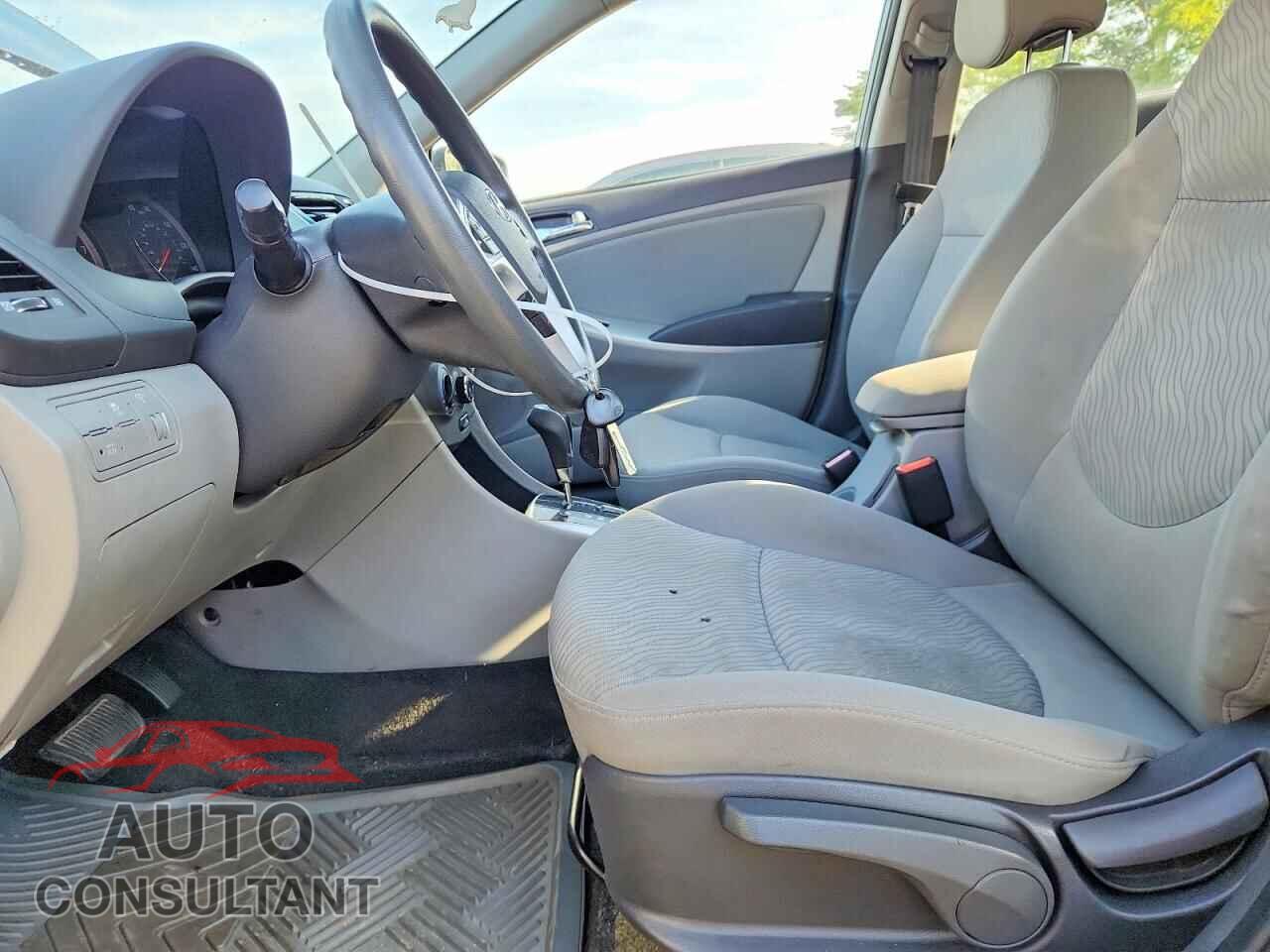 HYUNDAI ACCENT 2013 - KMHCU4AE1DU294005