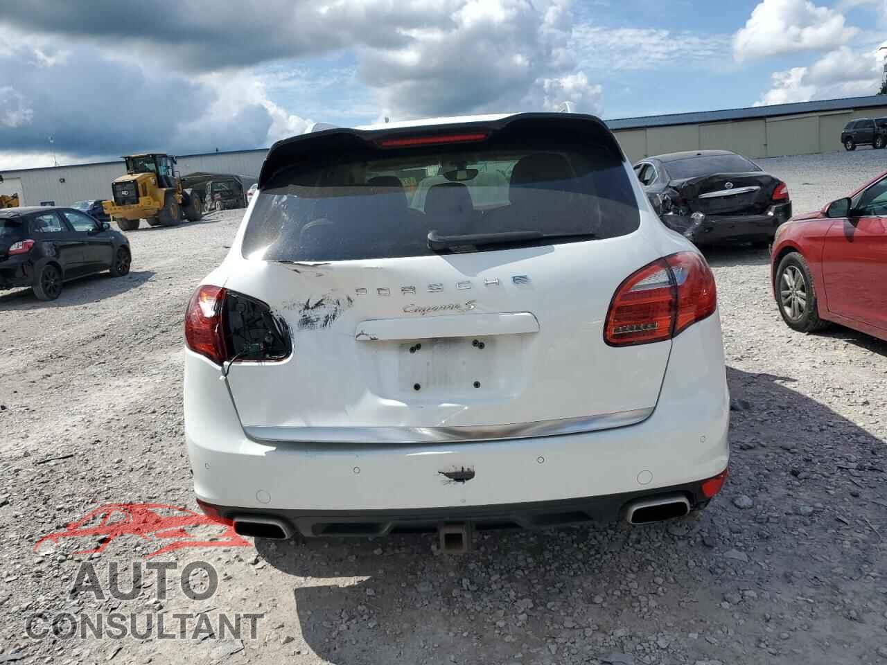 PORSCHE CAYENNE 2012 - WP1AB2A2XCLA51159