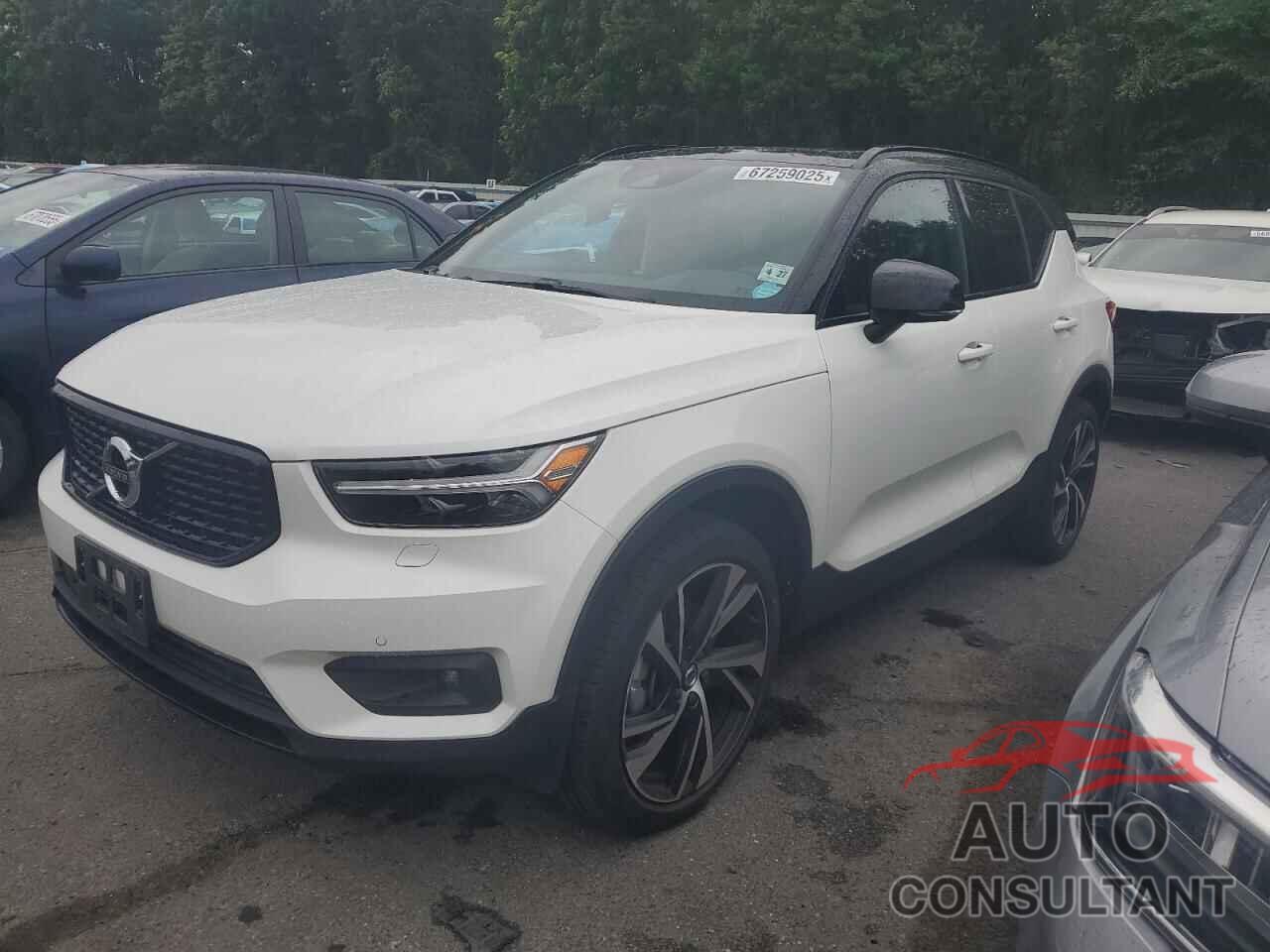 VOLVO XC40 2022 - YV4162UM9N2739856
