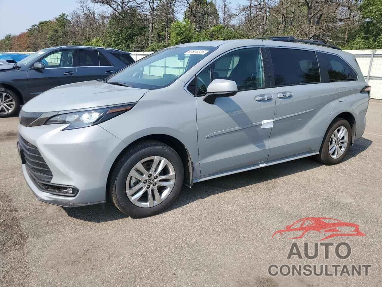 TOYOTA SIENNA 2023 - 5TDCSKFC0PS099723