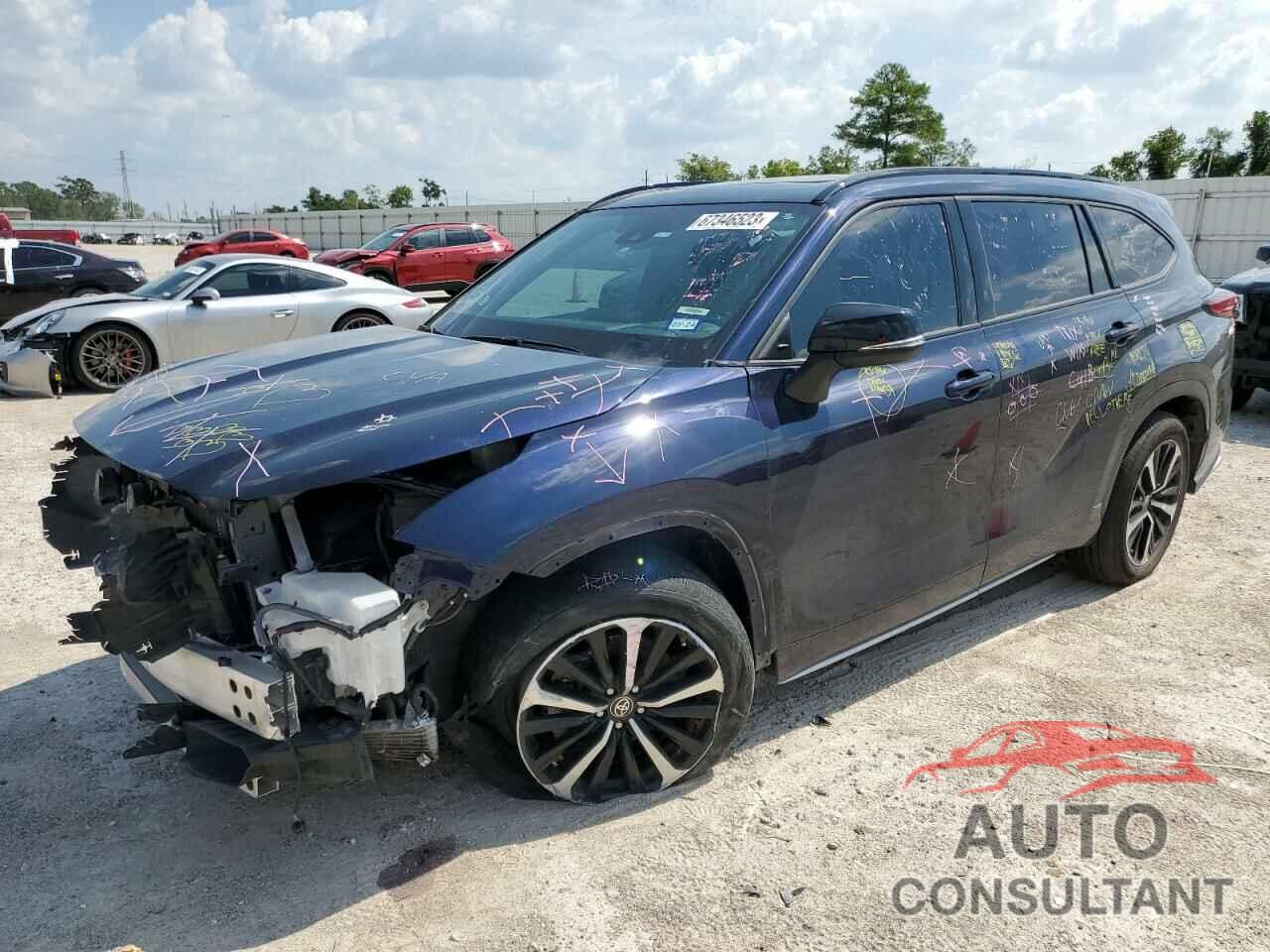 TOYOTA HIGHLANDER 2021 - 5TDLZRAHXMS042898