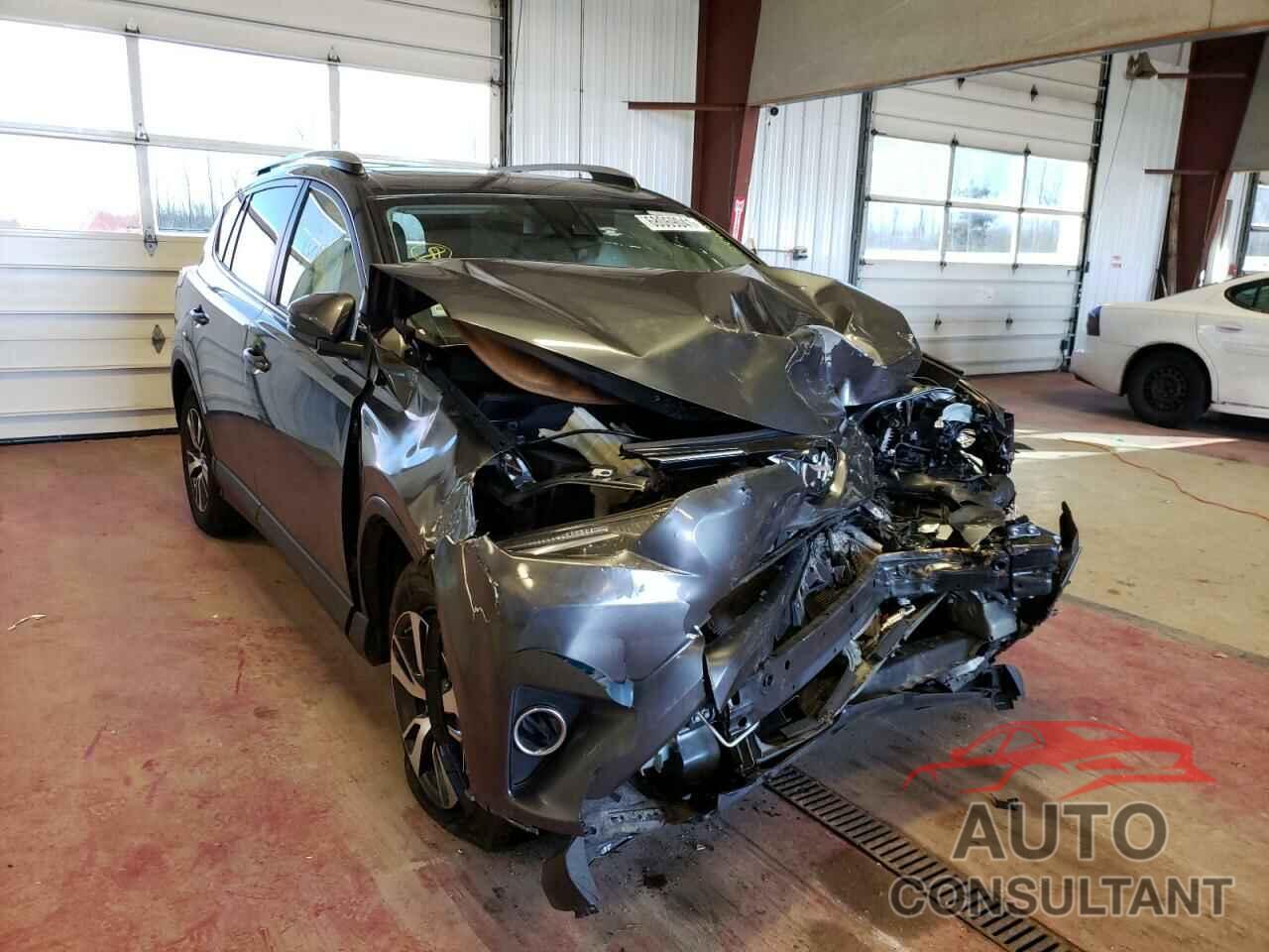 TOYOTA RAV4 2018 - JTMRFREV6JD244485