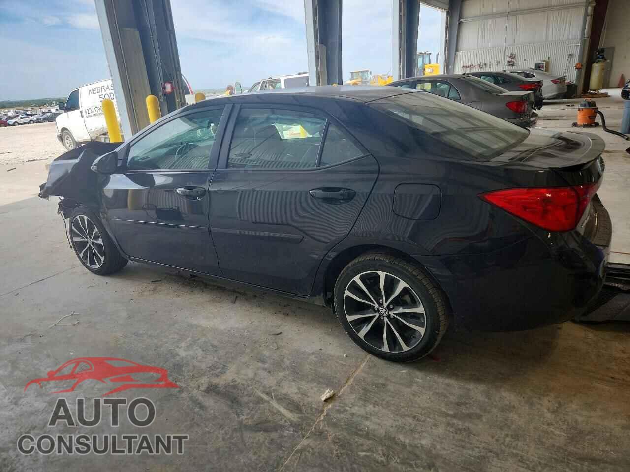 TOYOTA COROLLA 2018 - 5YFBURHE2JP779331