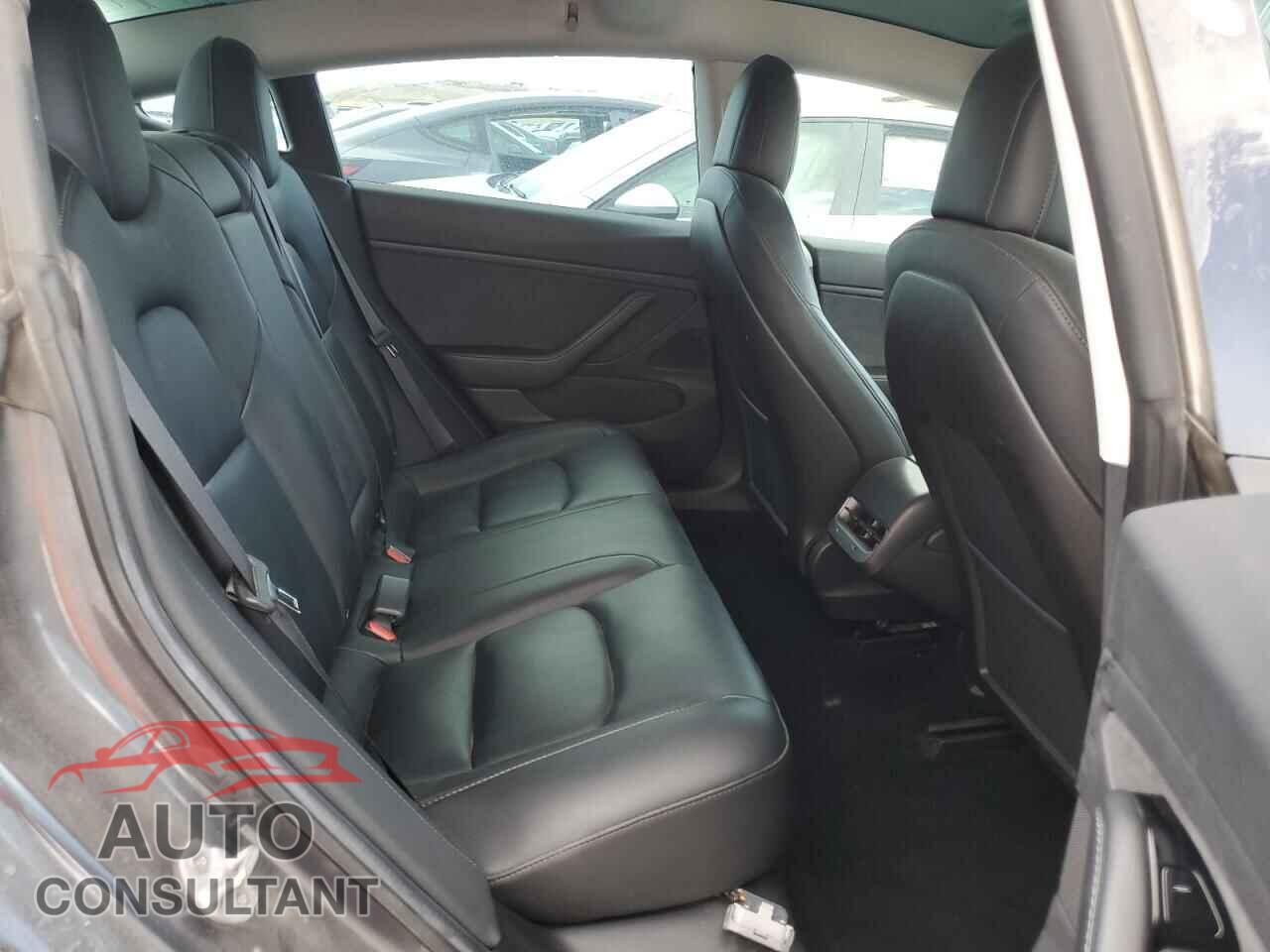 TESLA MODEL 3 2019 - 5YJ3E1EB0KF521576