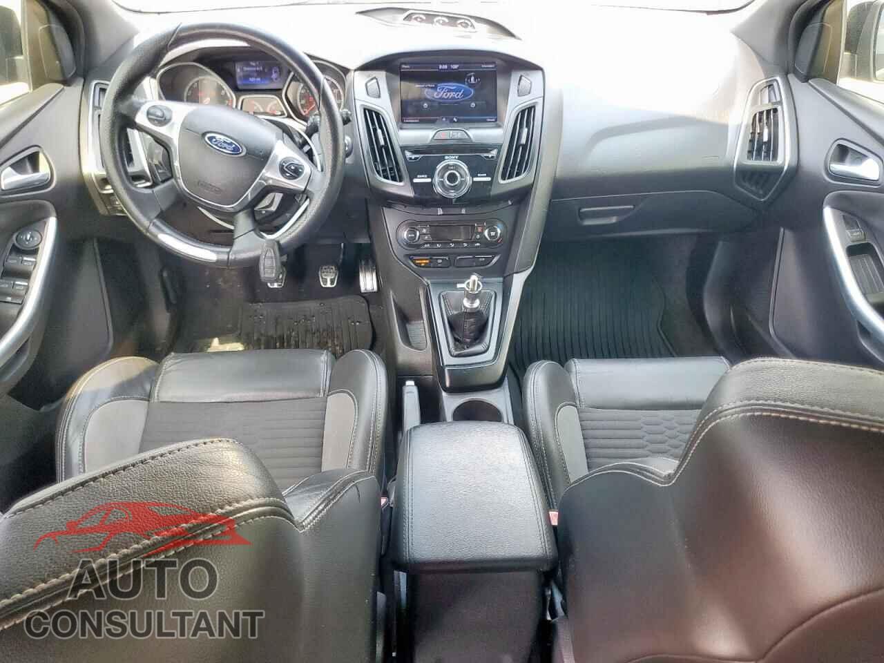 FORD FOCUS 2013 - 1FADP3L96DL172181