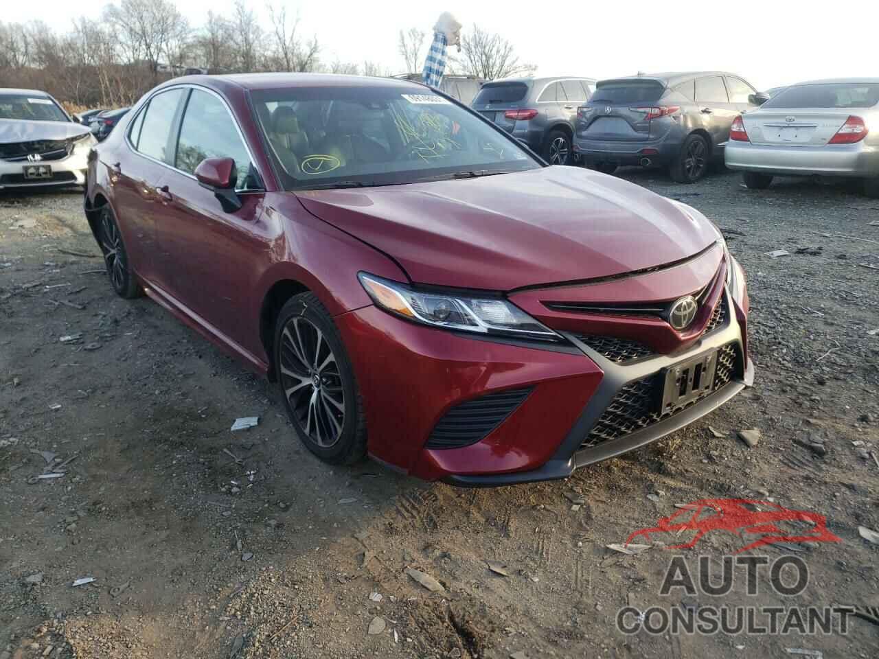 TOYOTA CAMRY 2018 - 4T1B11HK1JU597361