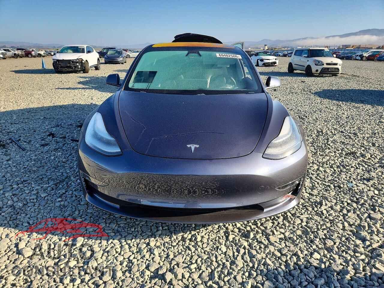 TESLA MODEL 3 2018 - 5YJ3E1EA1JF037471