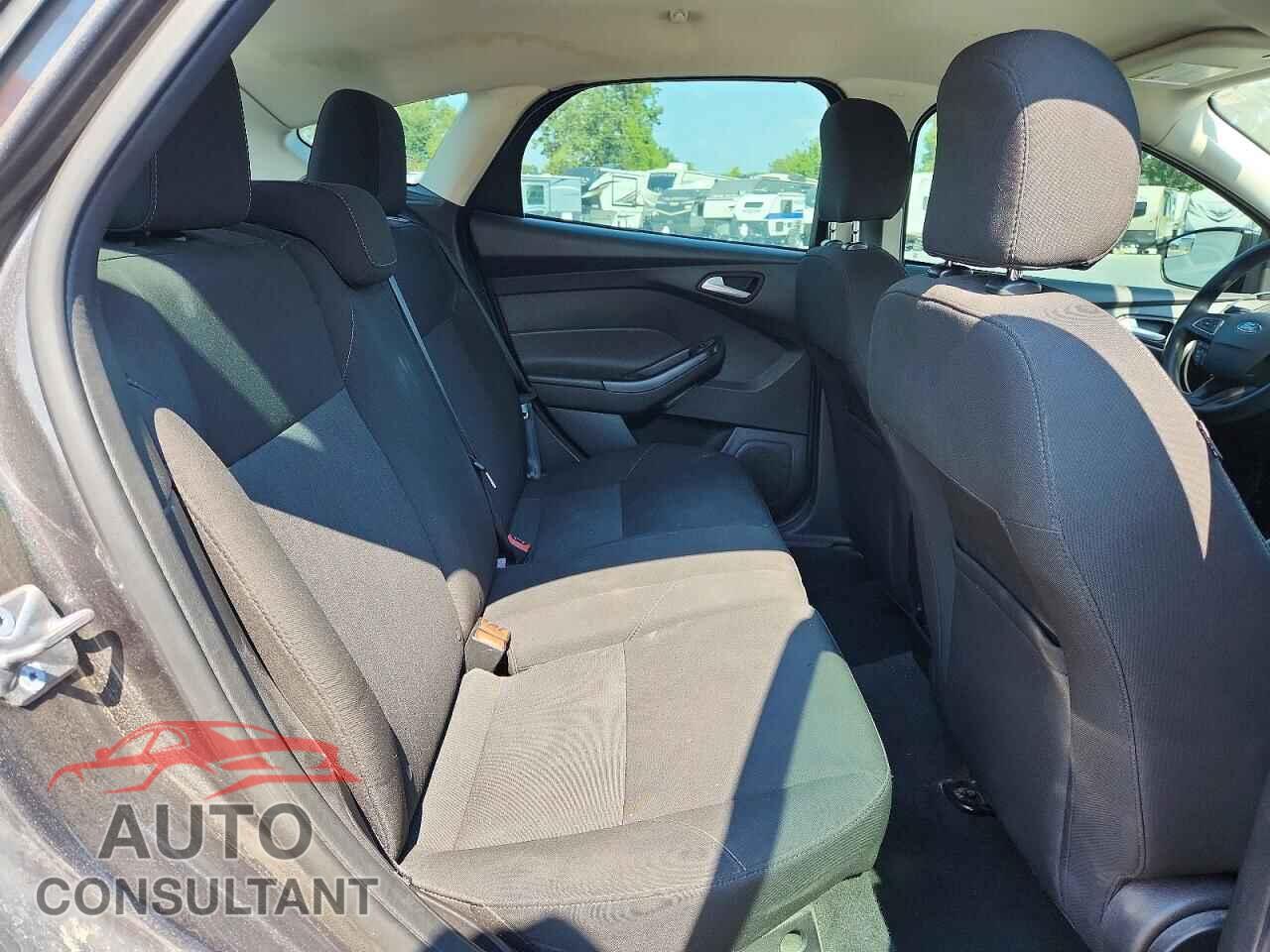 FORD FOCUS 2015 - 1FADP3K24FL357322
