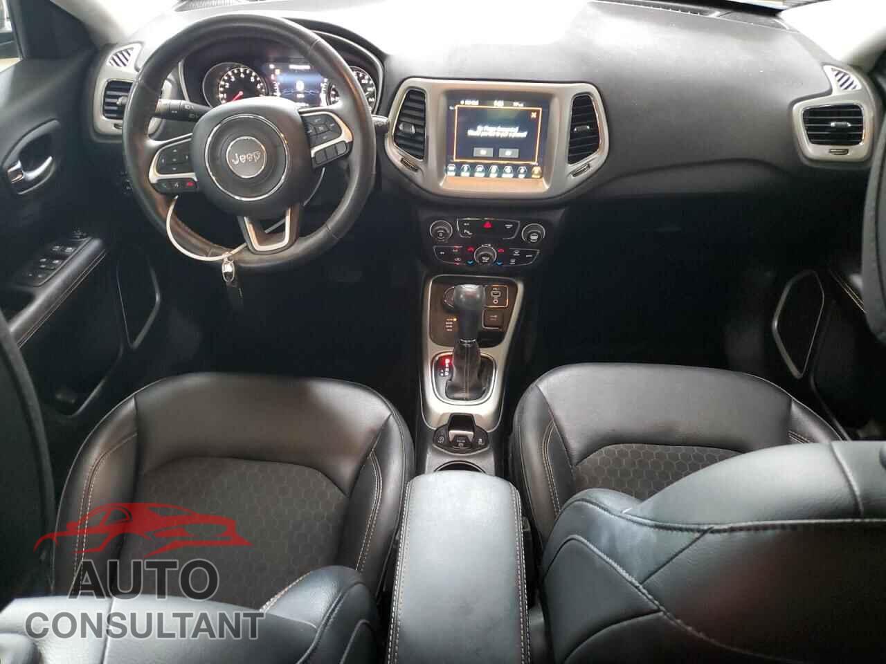 JEEP COMPASS 2019 - 3C4NJDBB8KT689381