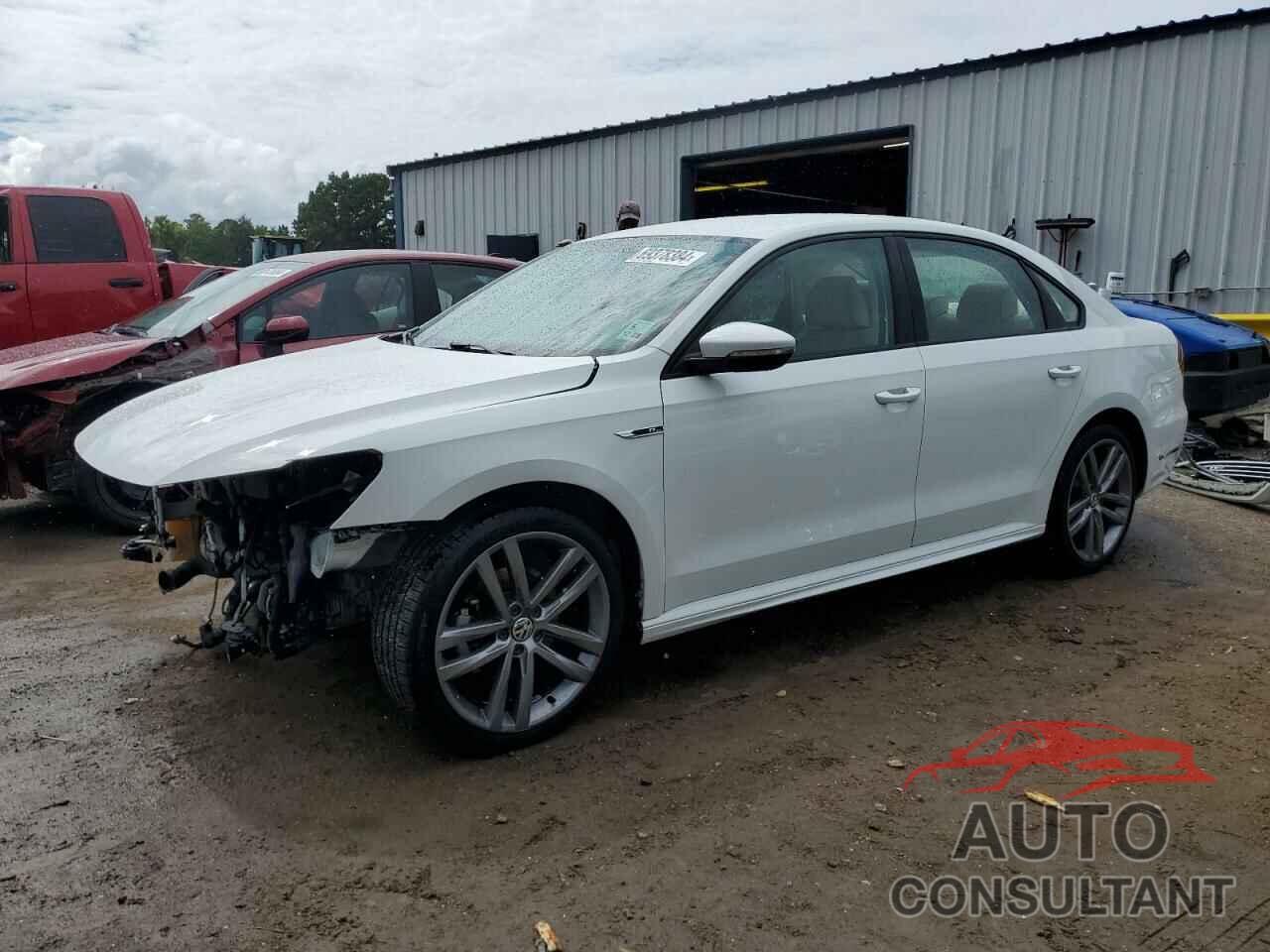 VOLKSWAGEN PASSAT 2018 - 1VWAA7A38JC007326