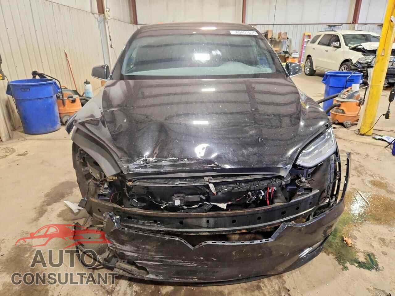 TESLA MODEL X 2017 - 5YJXCAE27HF075393