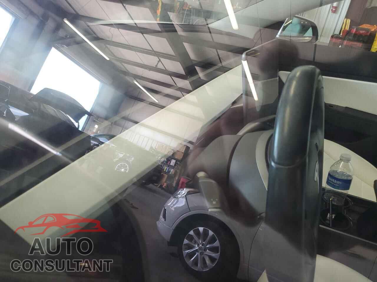 TESLA MODEL 3 2019 - 5YJ3E1EA7KF327778