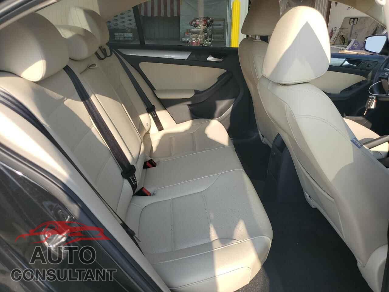 VOLKSWAGEN JETTA 2017 - 3VWDB7AJ7HM305190