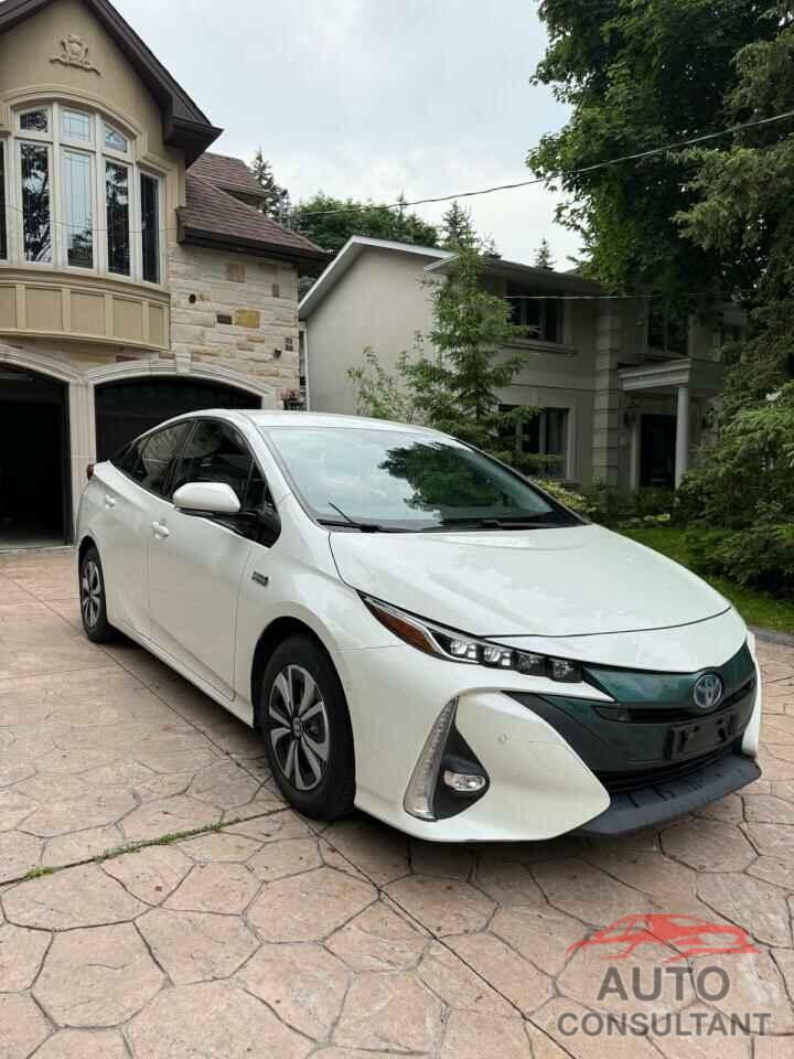 TOYOTA PRIUS 2018 - JTDKARFP8J3077519