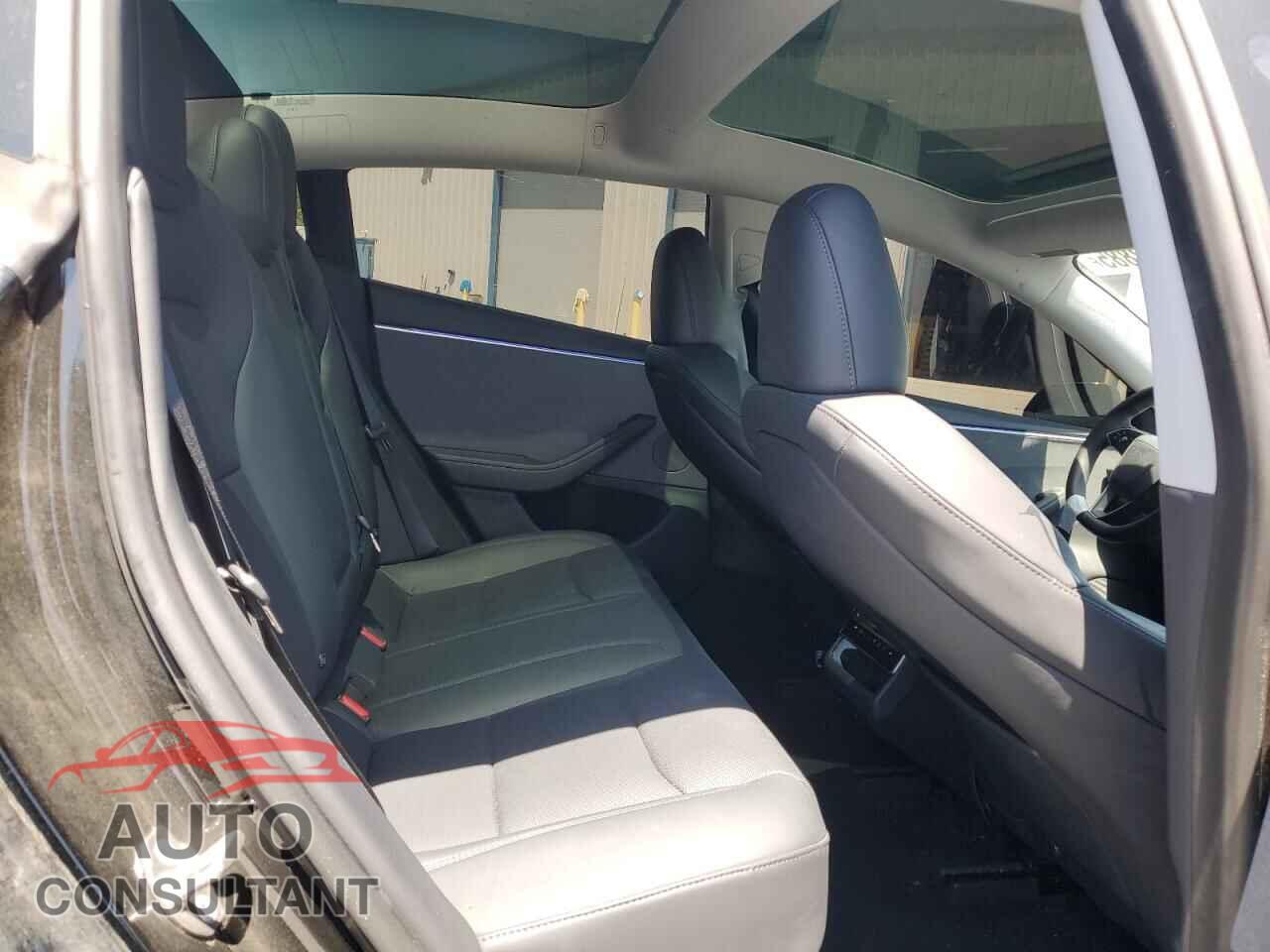 TESLA MODEL 3 2024 - 5YJ3E1EA4RF782713