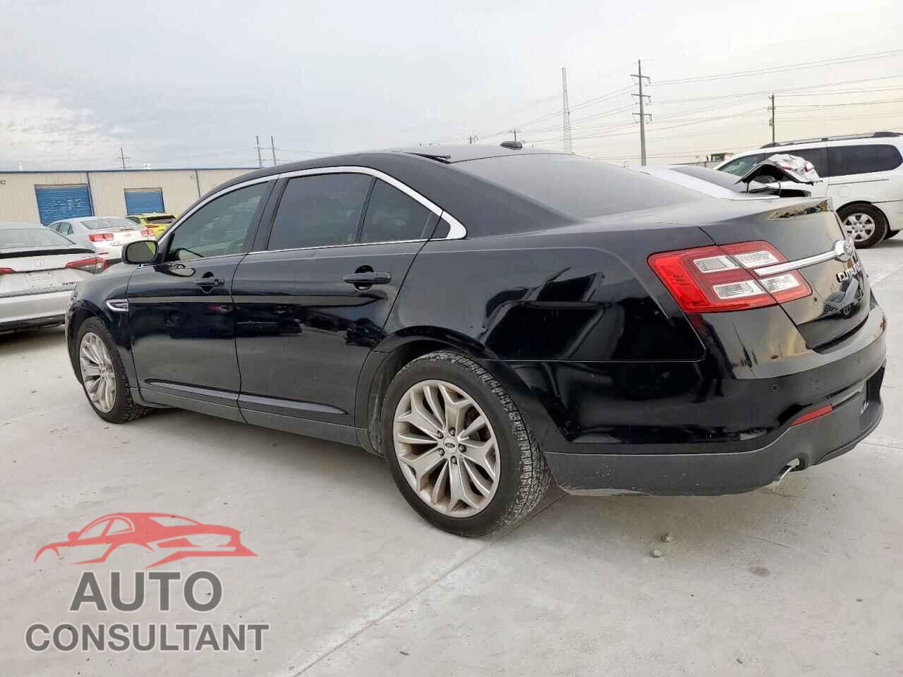 FORD TAURUS 2018 - 1FAHP2F81JG116099