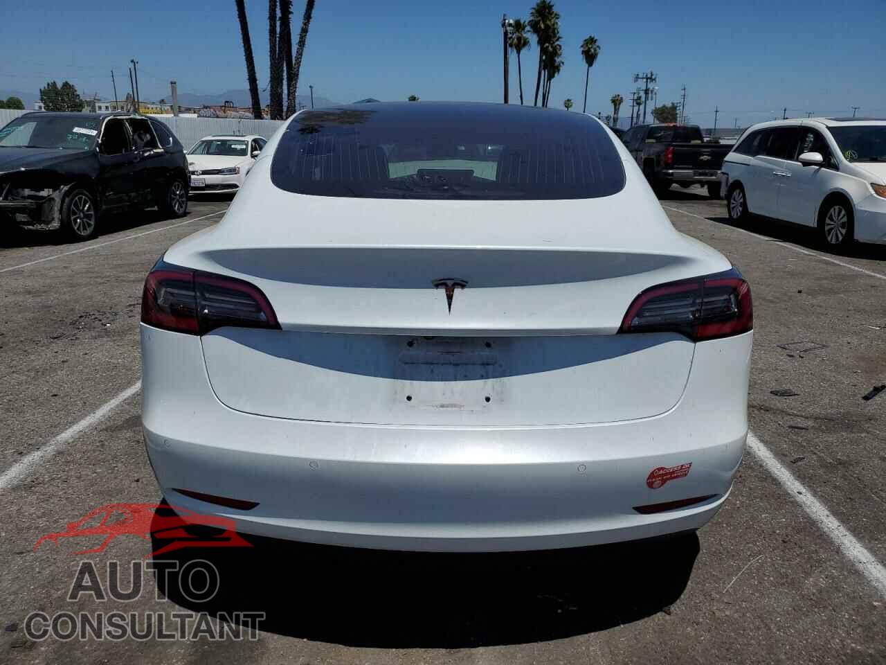 TESLA MODEL 3 2018 - 5YJ3E1EA9JF007568