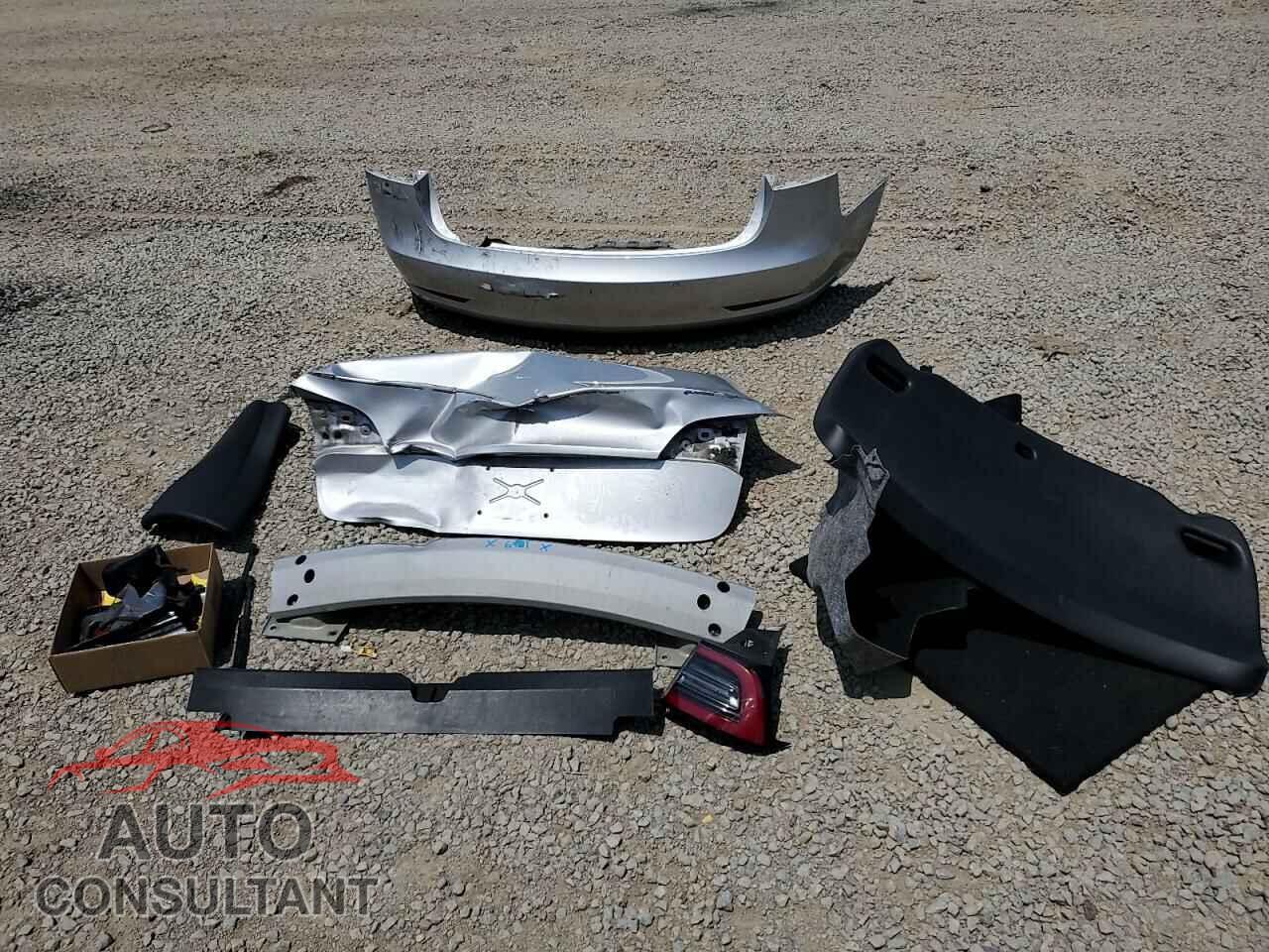 TESLA MODEL 3 2017 - 5YJ3E1EA5HF001826