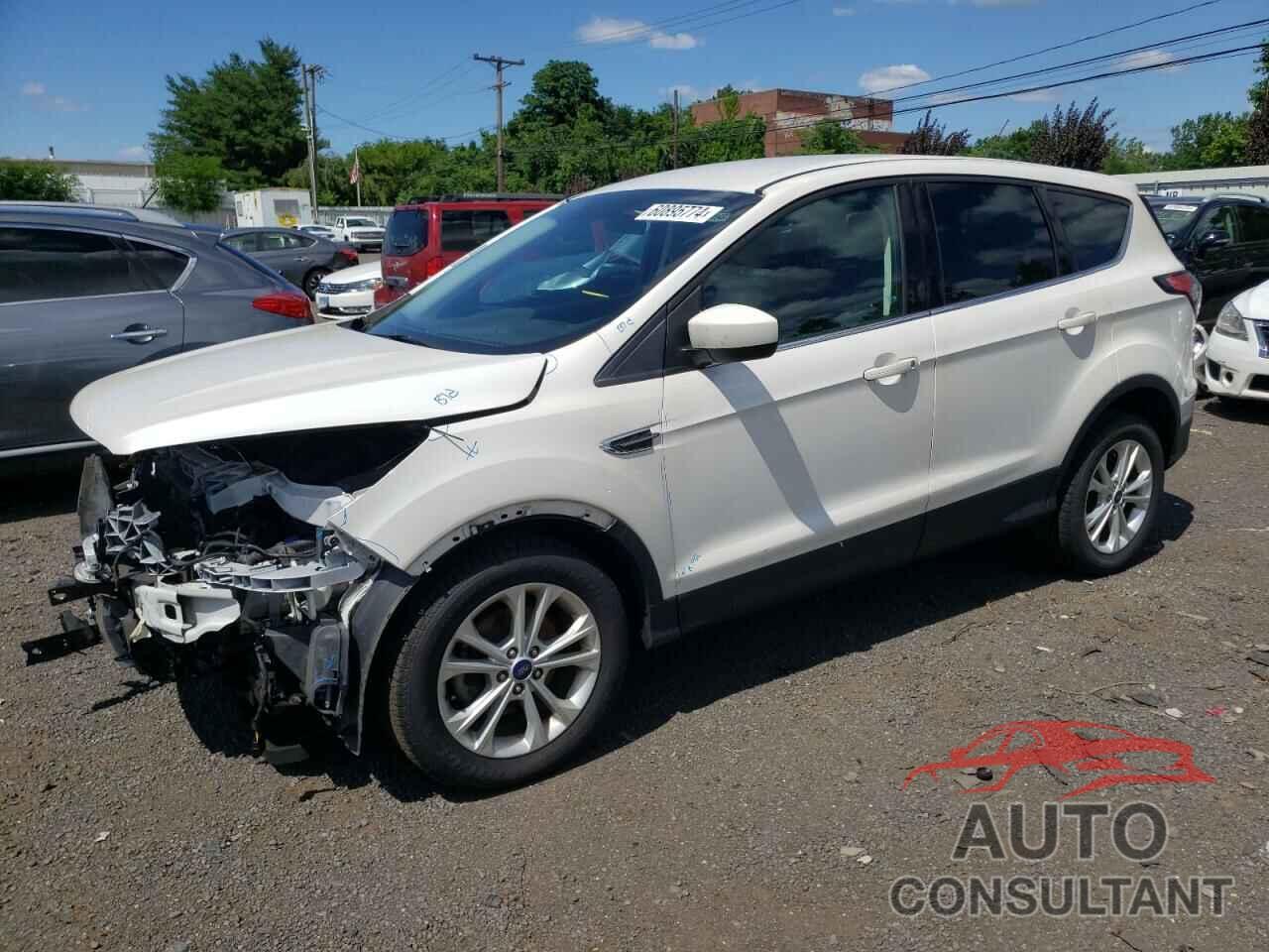 FORD ESCAPE 2017 - 1FMCU0GD2HUE84585