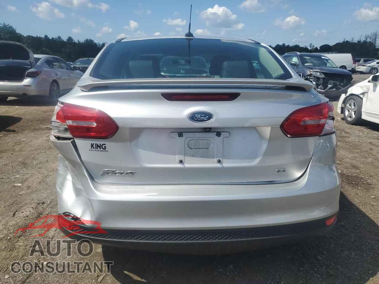 FORD FOCUS 2015 - 1FADP3F20FL304093