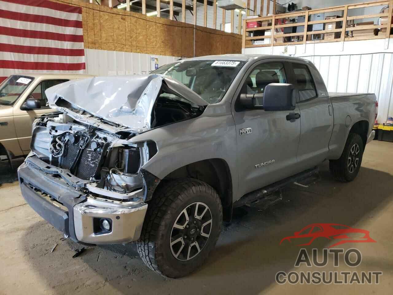 TOYOTA TUNDRA 2018 - 5TFUY5F10JX682913