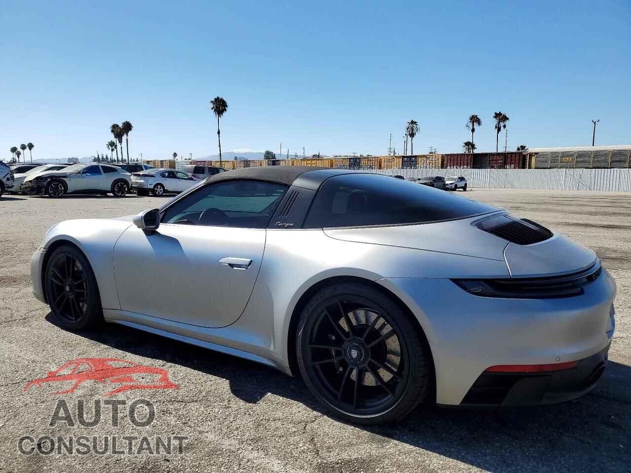 PORSCHE 911 2024 - WP0BB2A94RS282091