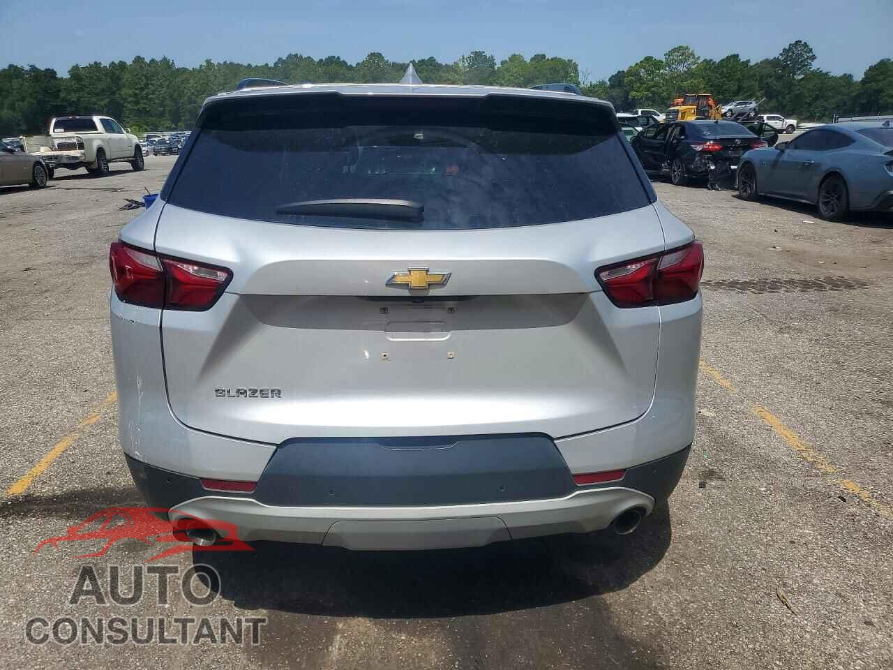 CHEVROLET BLAZER 2021 - 3GNKBDRS4MS537877