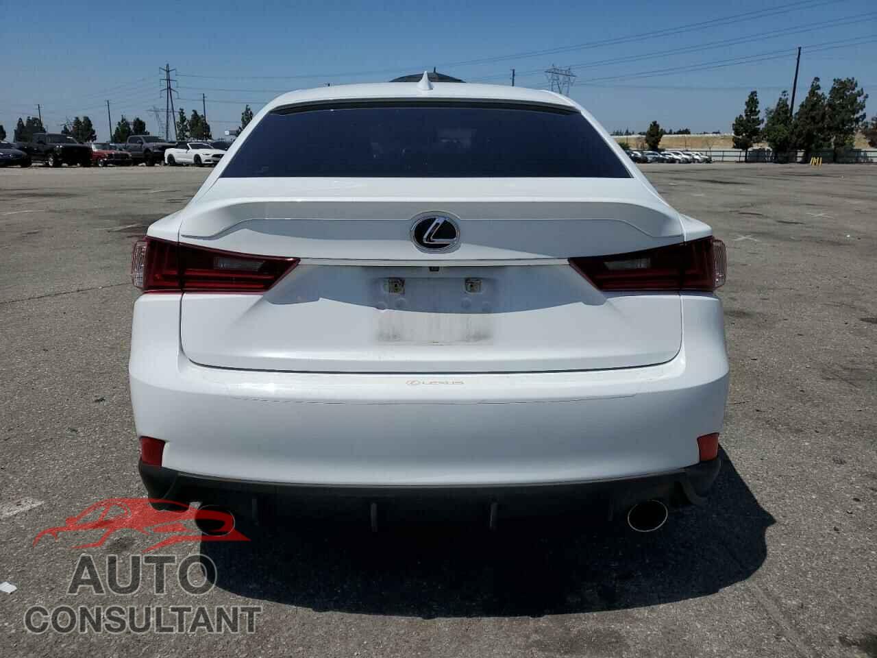 LEXUS IS 2014 - JTHBE1D20E5011942