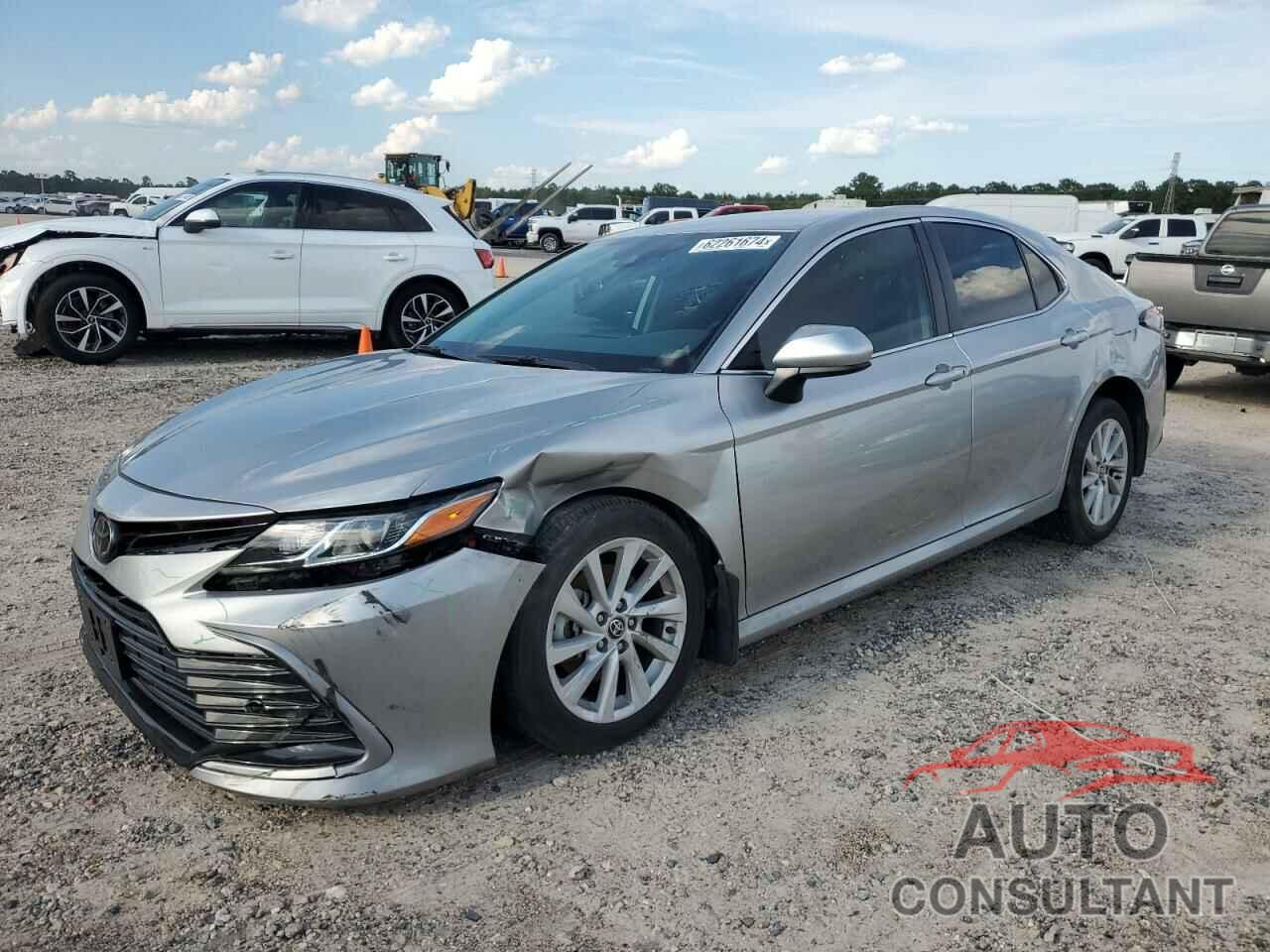 TOYOTA CAMRY 2022 - 4T1C11AK2NU653621