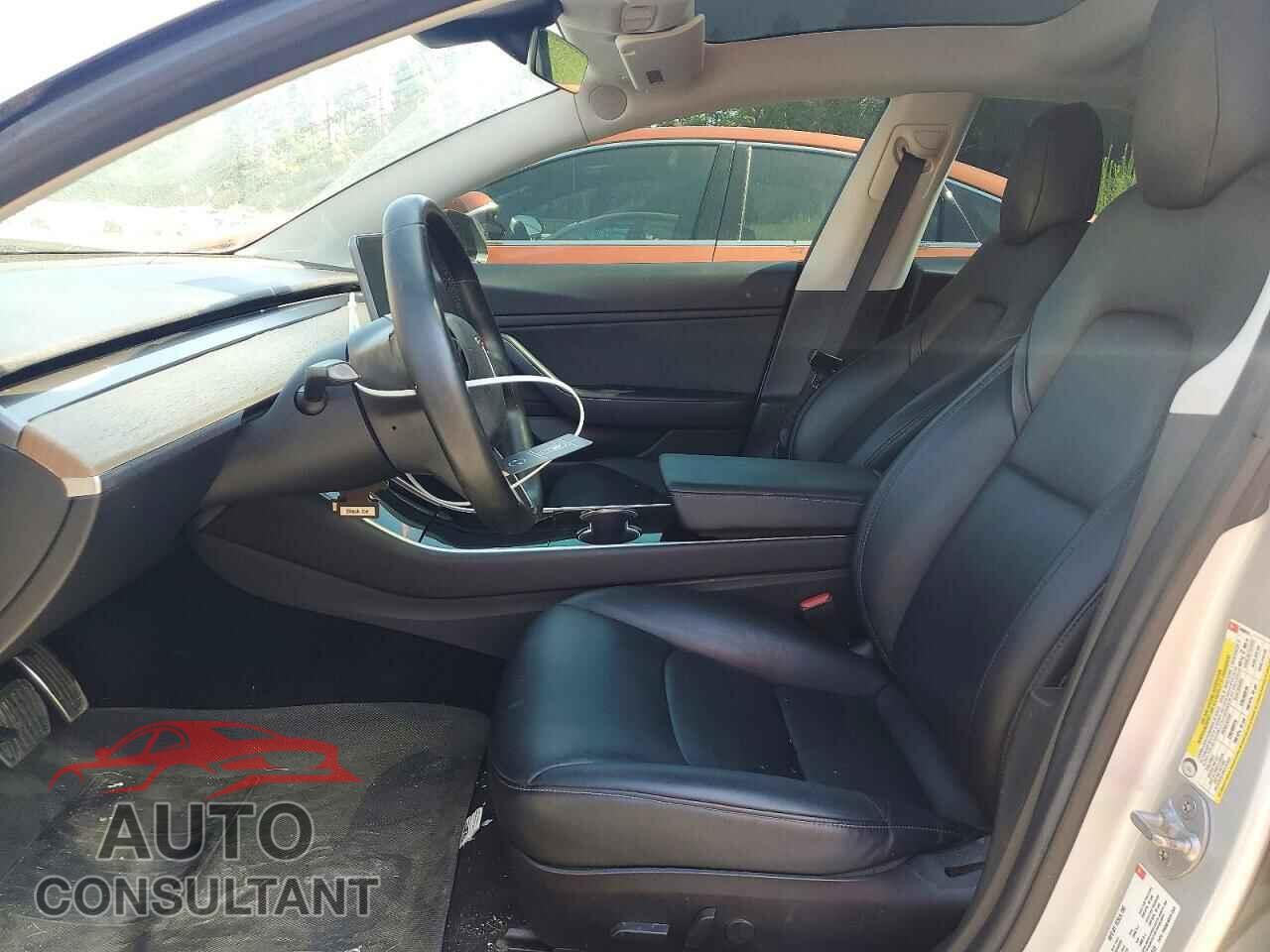 TESLA MODEL 3 2018 - 5YJ3E1EA3JF050013