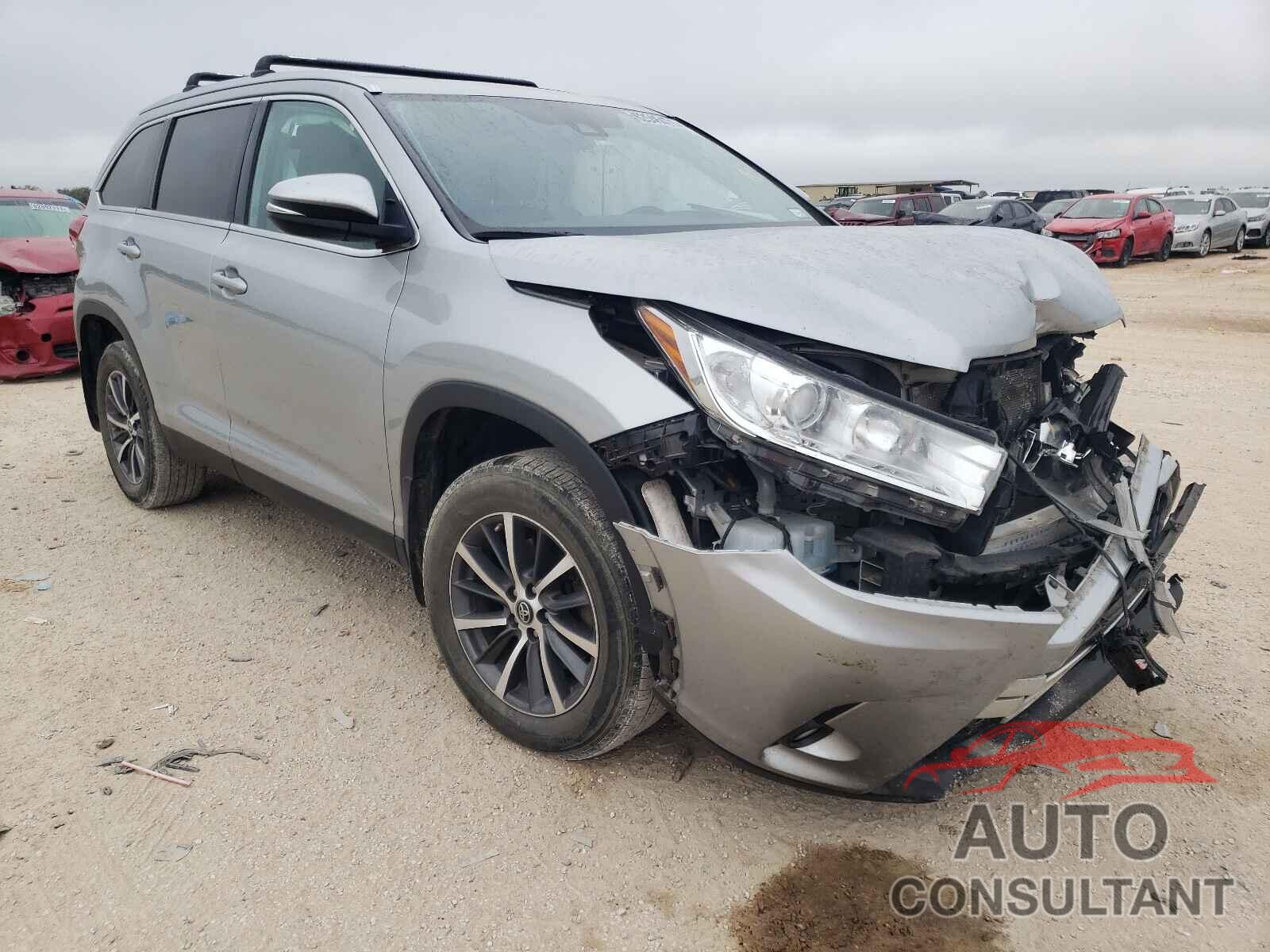 TOYOTA HIGHLANDER 2019 - 5TDKZRFH9KS572328