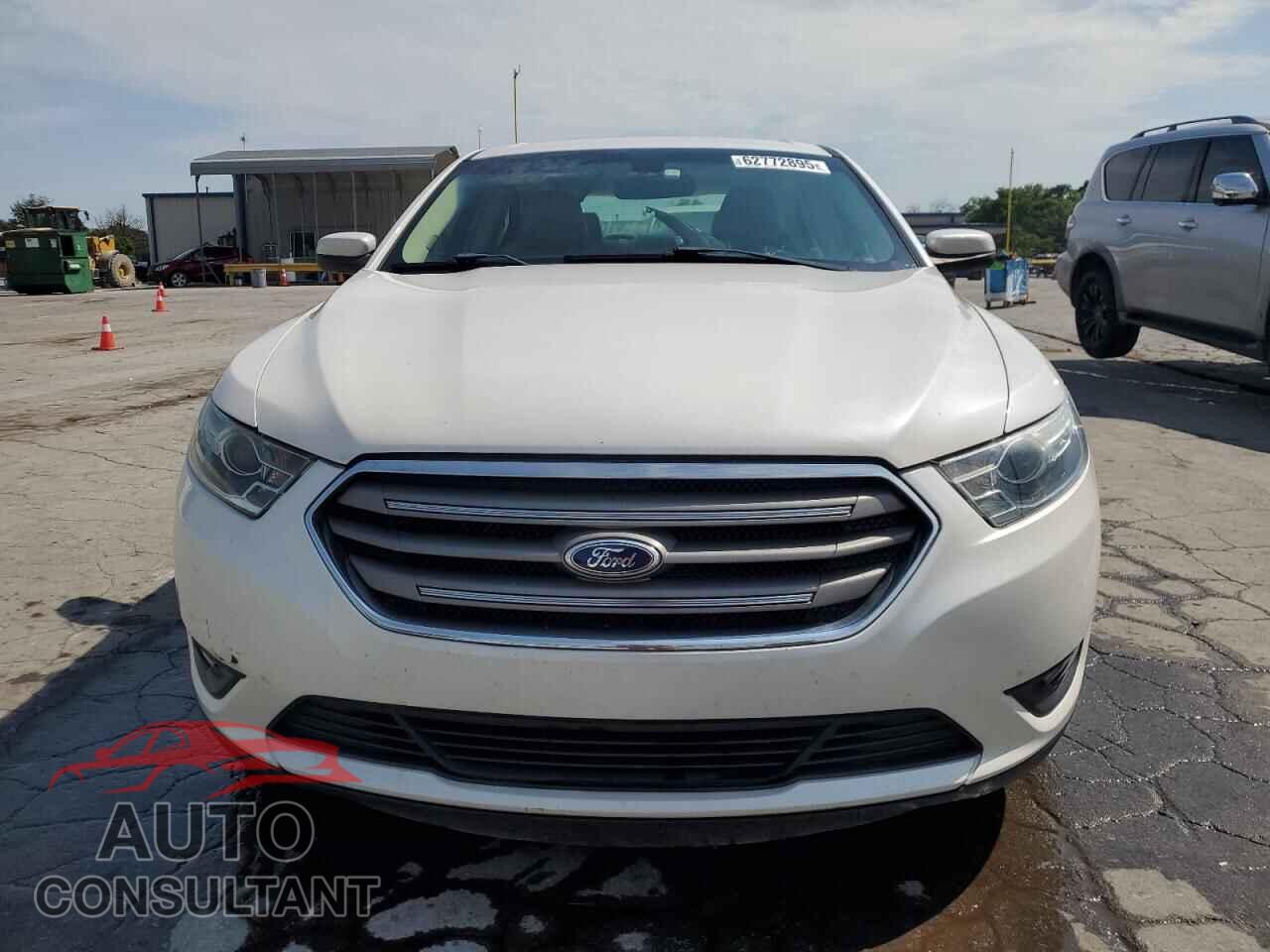 FORD TAURUS 2013 - 1FAHP2E82DG111287