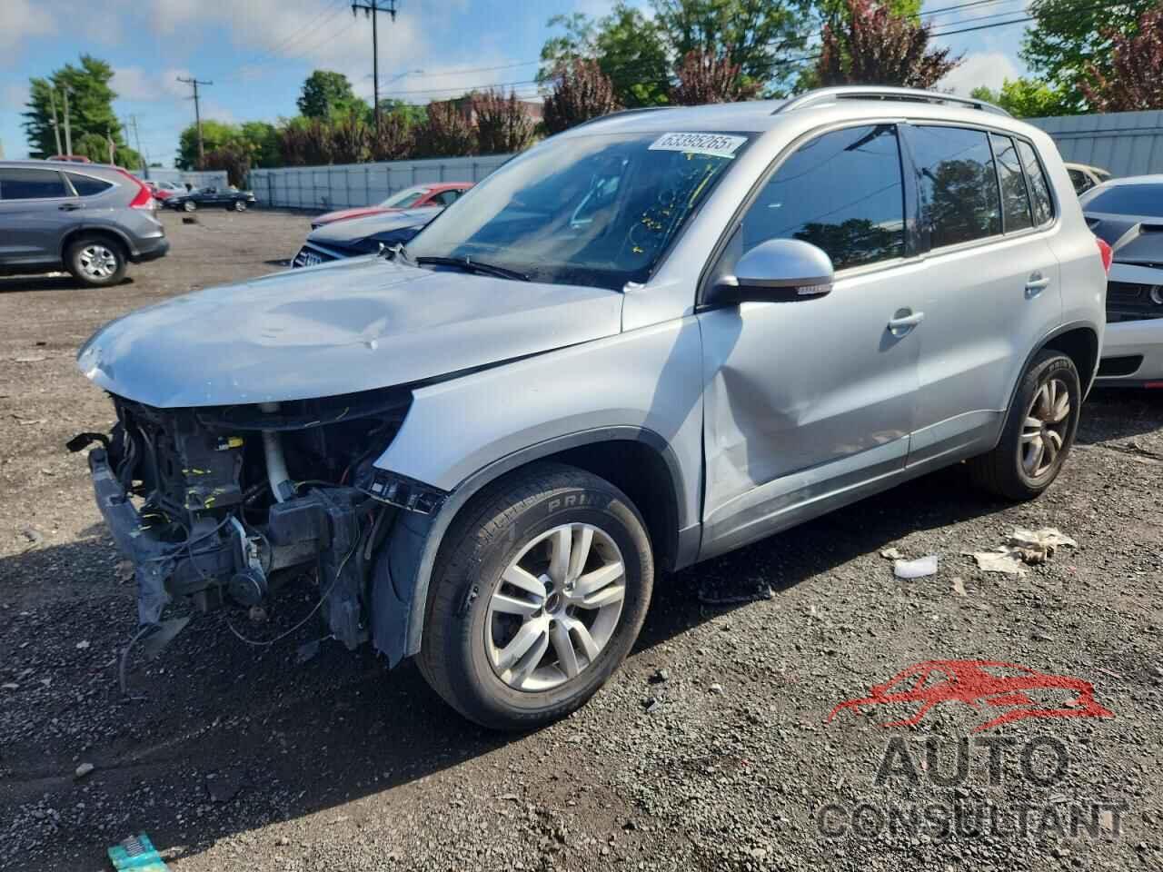 VOLKSWAGEN TIGUAN 2016 - WVGBV7AX4GW589622