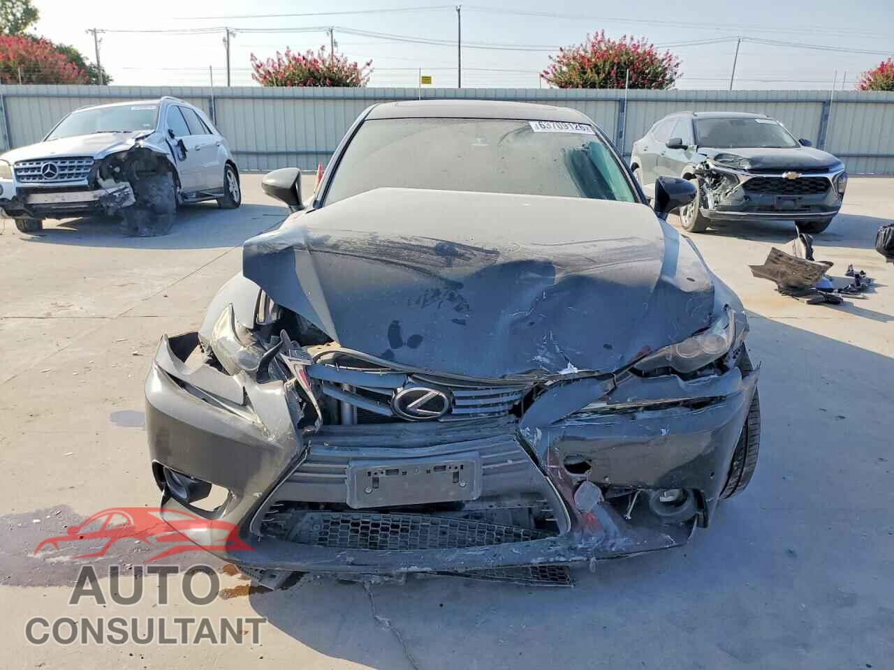 LEXUS IS 2015 - JTHBF1D27F5071795