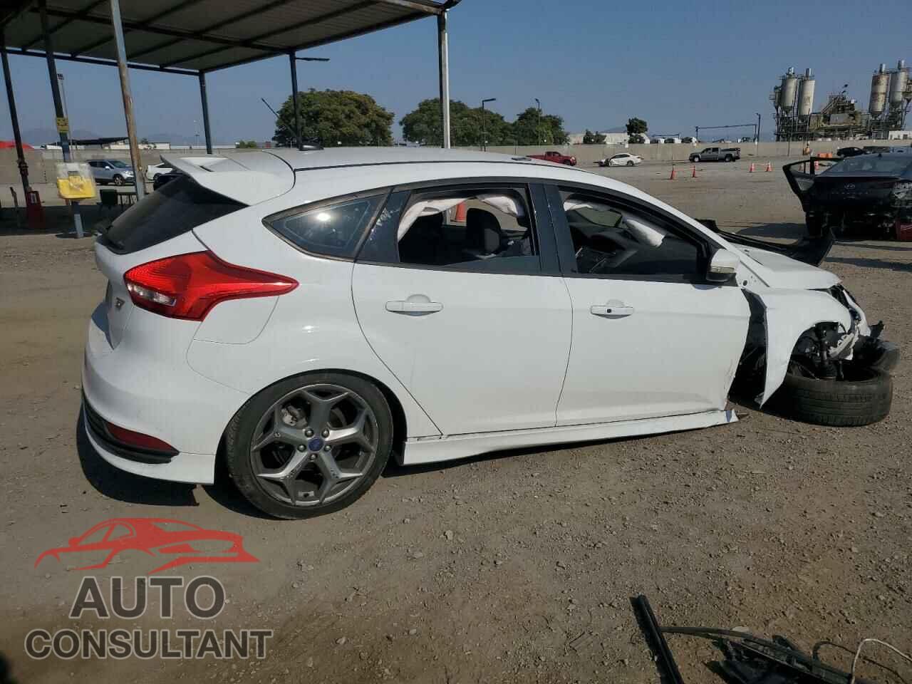 FORD FOCUS 2017 - 1FADP3L9XHL237460