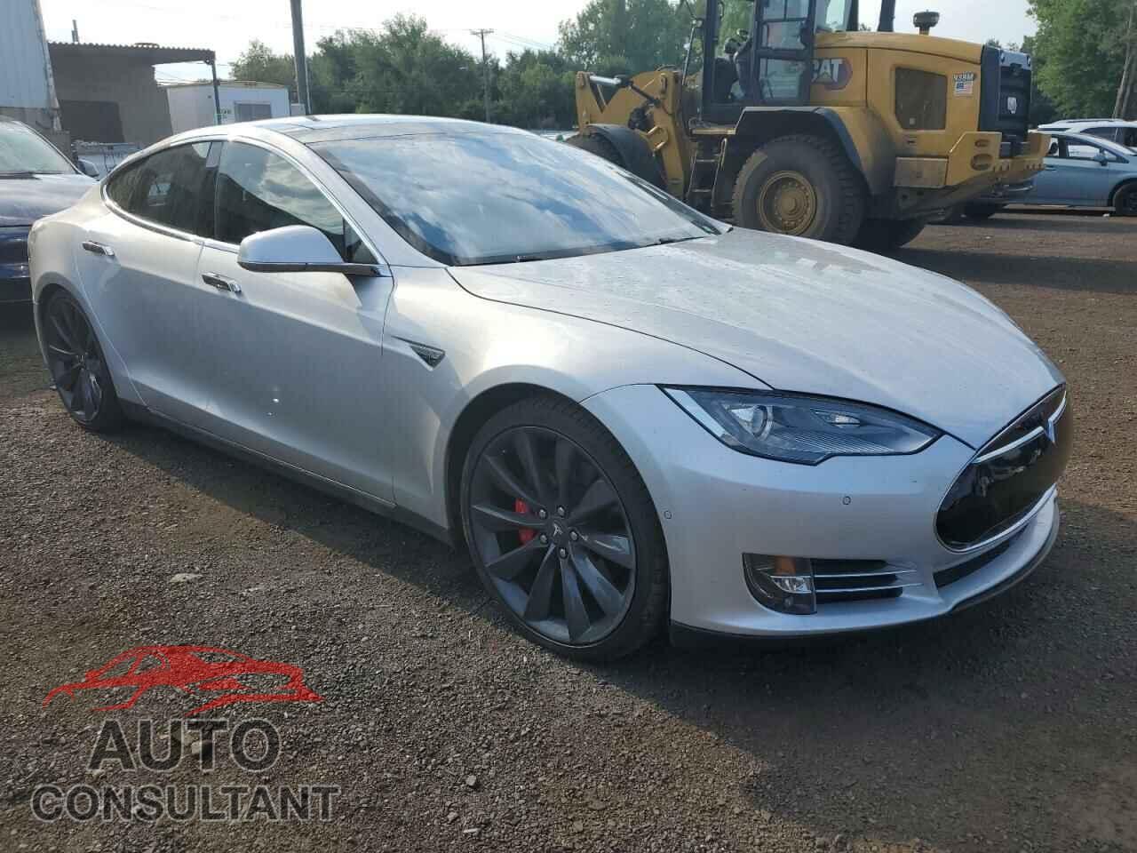 TESLA MODEL S 2015 - 5YJSA1H41FF083001