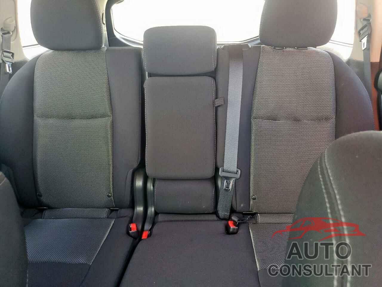 NISSAN PATHFINDER 2018 - 5N1DR2MN3JC678973