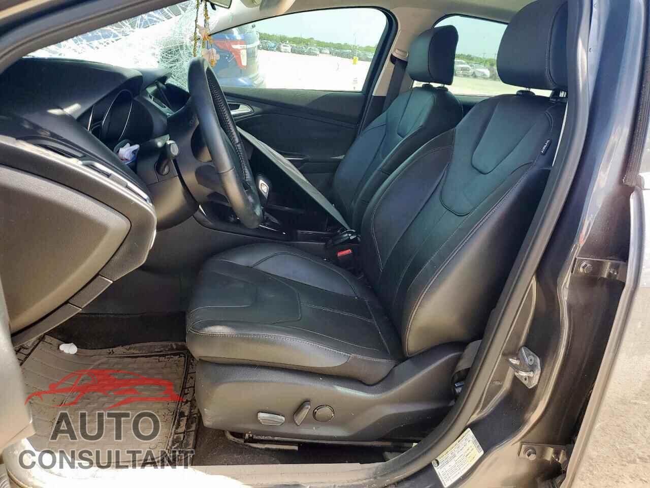FORD FOCUS 2015 - 1FADP3N24FL323442