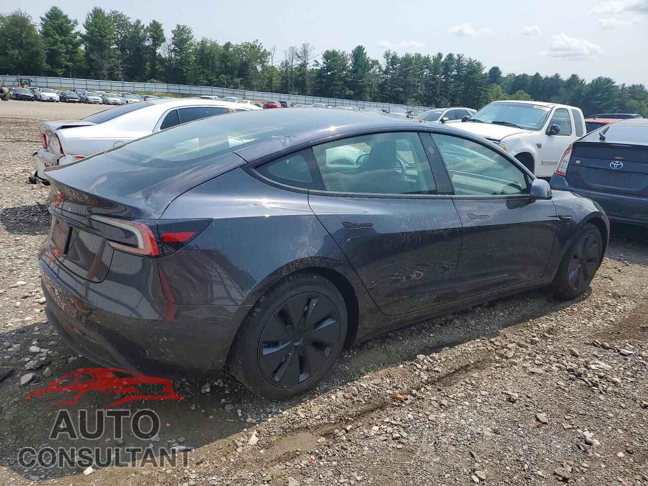 TESLA MODEL 3 2024 - 5YJ3E1EA8RF772511