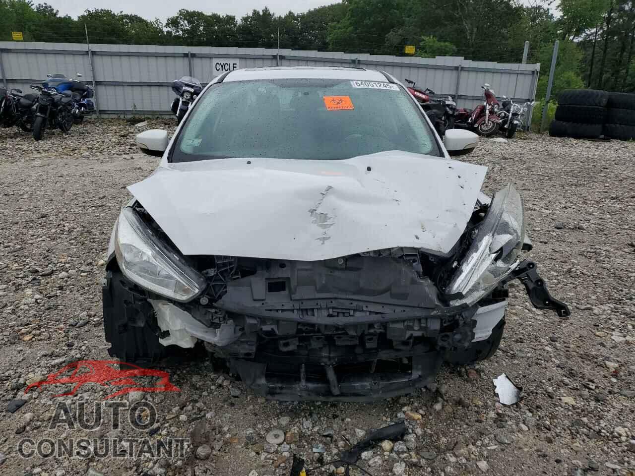 FORD FOCUS 2015 - 1FADP3F24FL282695