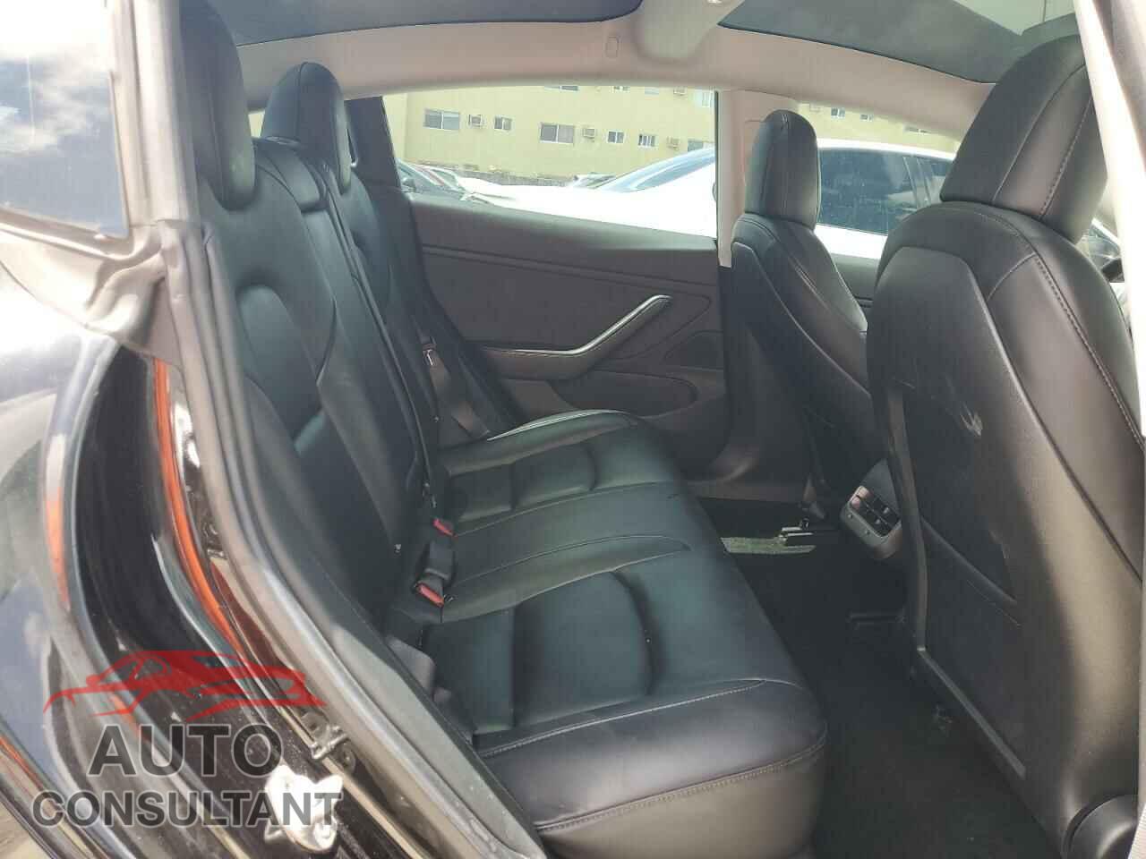 TESLA MODEL 3 2018 - 5YJ3E1EA8JF070421