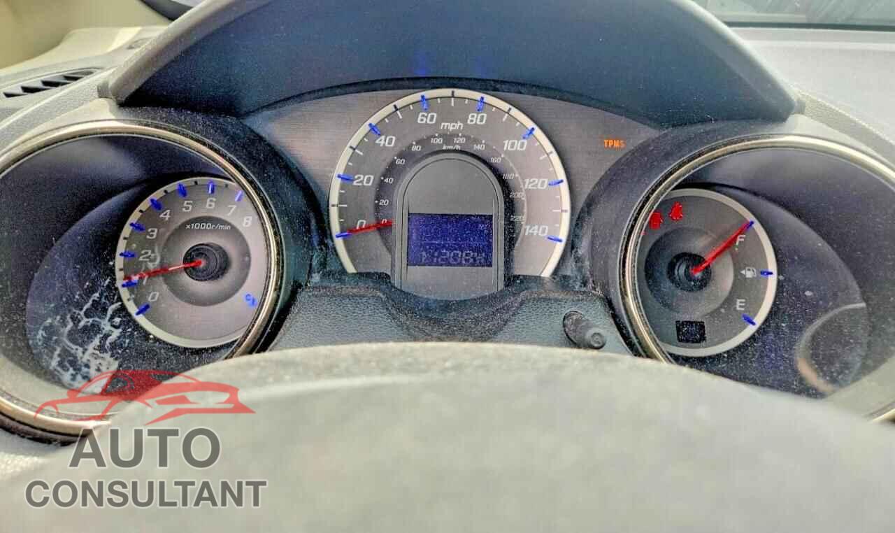 HONDA FIT 2013 - JHMGE8H56DC048765