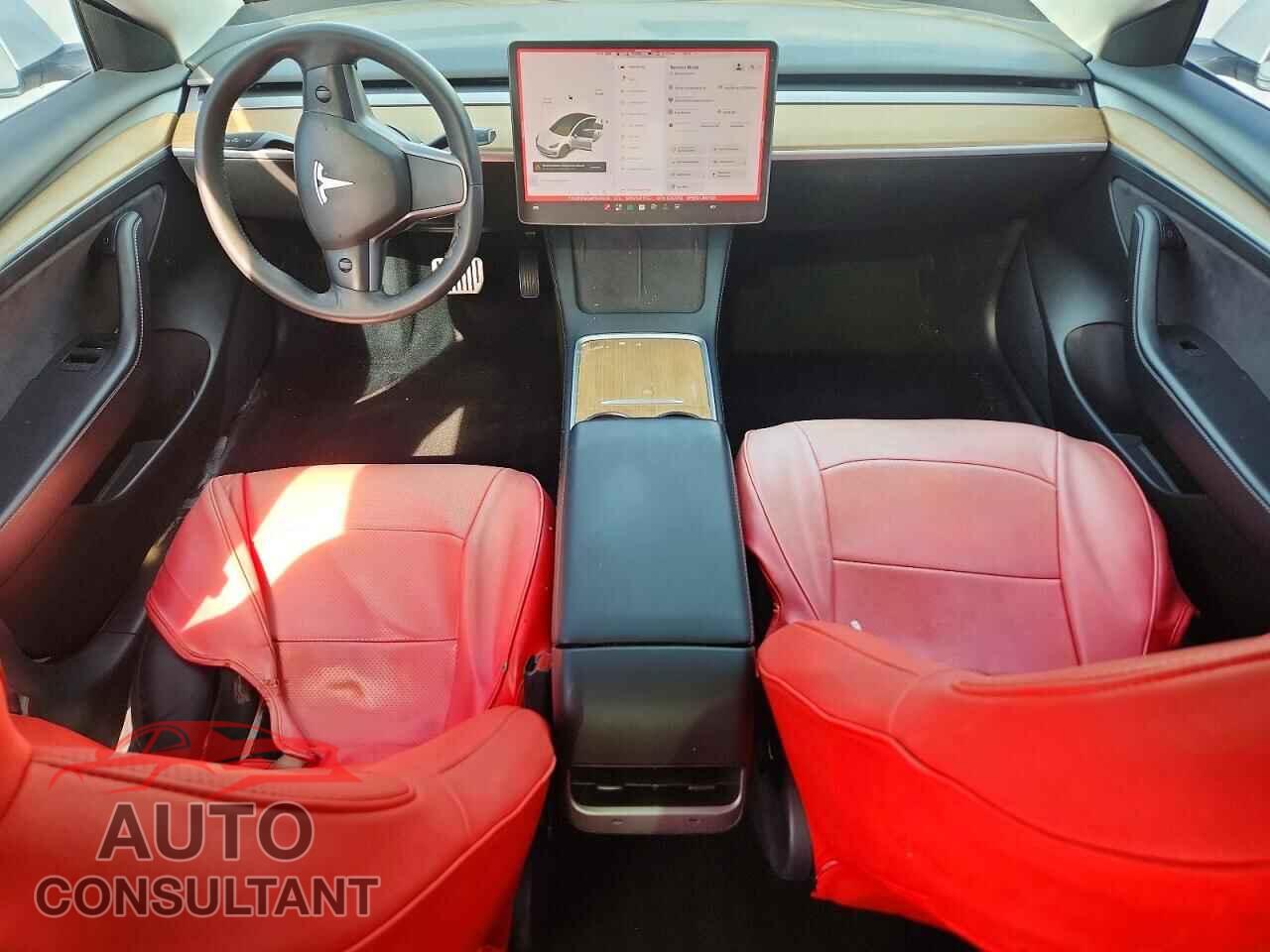 TESLA MODEL 3 2021 - 5YJ3E1EA0MF043038