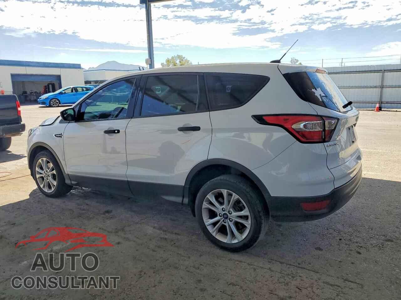 FORD ESCAPE 2018 - 1FMCU0F74JUC06207