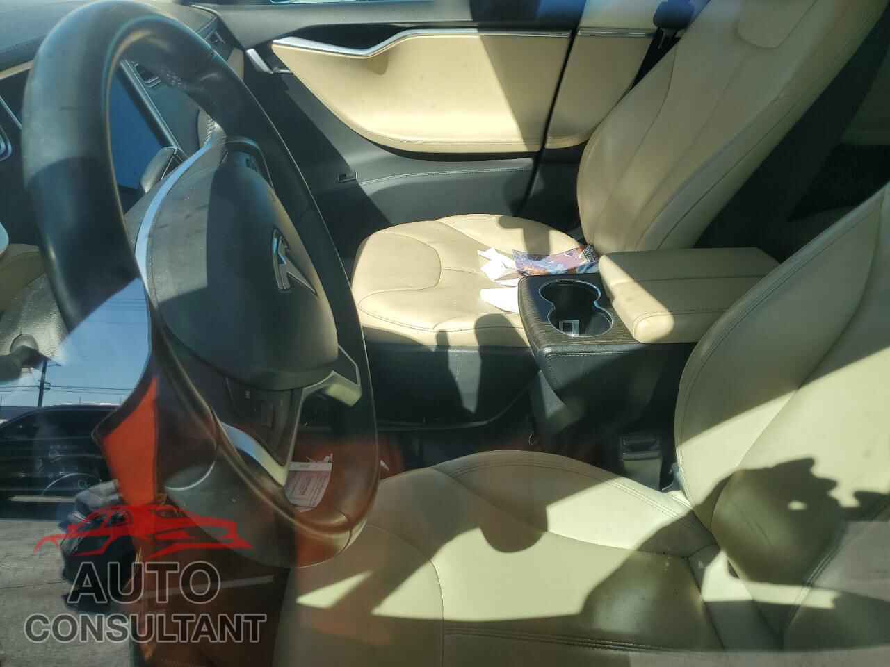 TESLA MODEL S 2013 - 5YJSA1CG5DFP11270