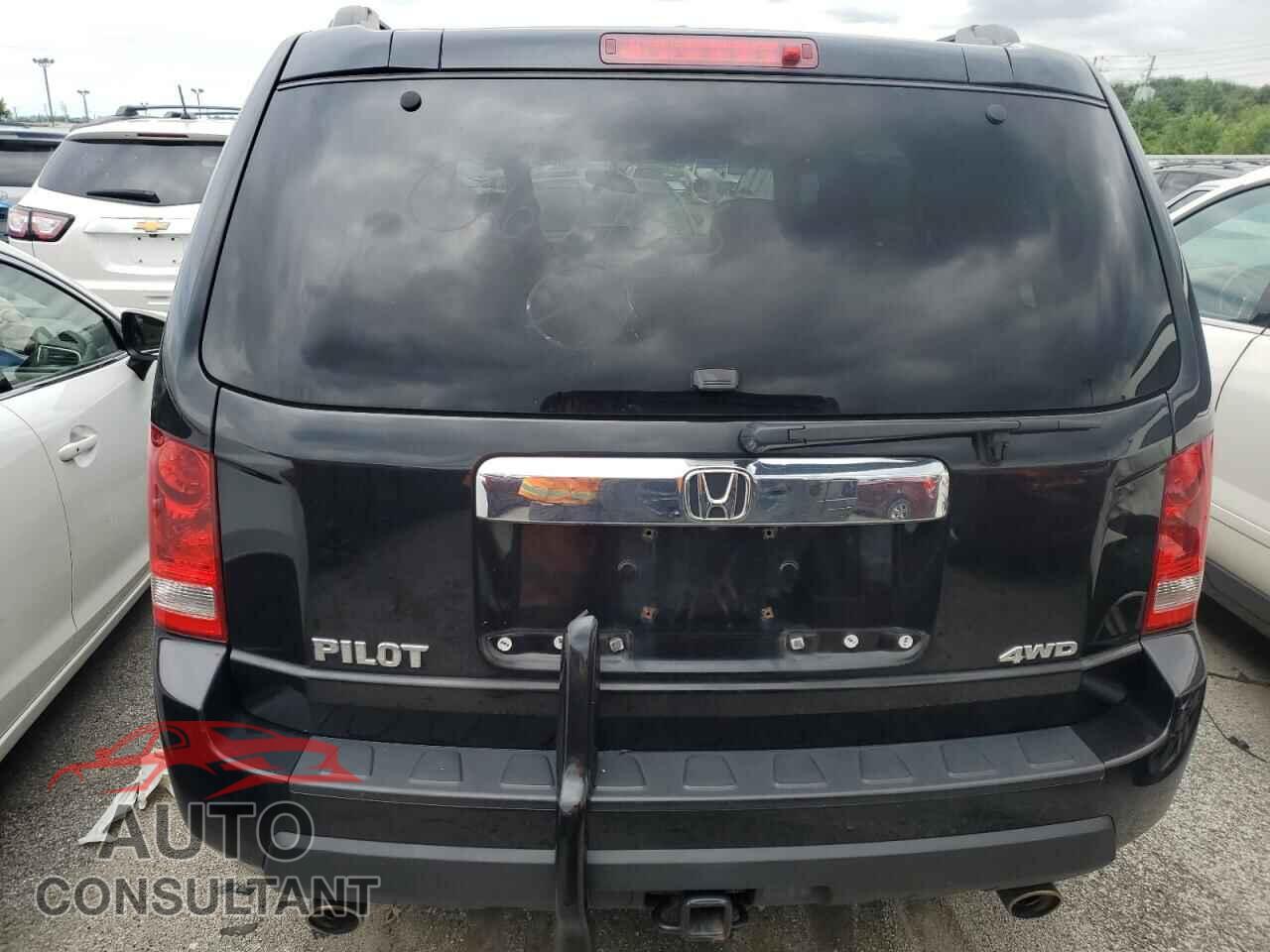 HONDA PILOT 2011 - 5FNYF4H79BB060938