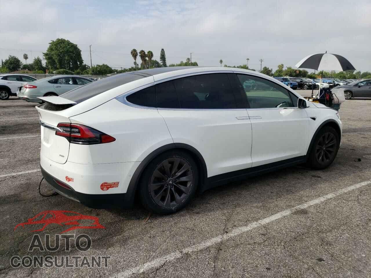 TESLA MODEL X 2017 - 5YJXCBE25HF077777